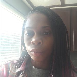 Meet your Posher, Delicia